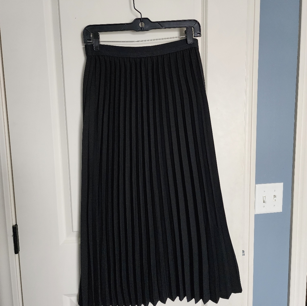 Target A New Day Black Midi Pleated Skirt in Size Small